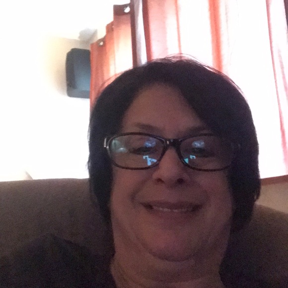 Meet your Posher, Christina - Picture 1 of 1